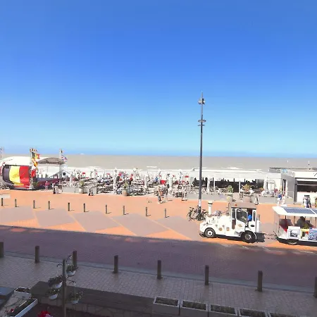 Located Next To The Casino Apartamento